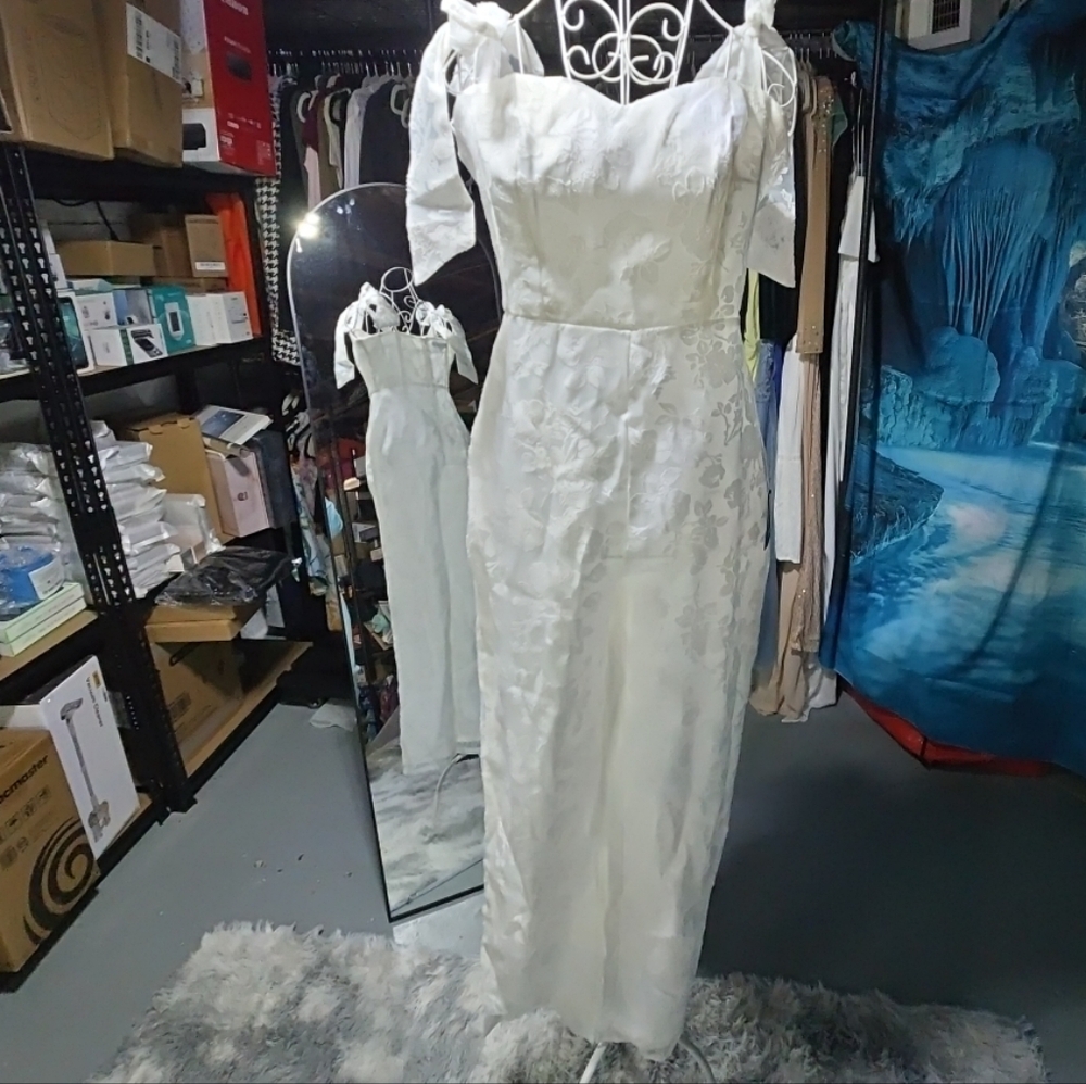 Lulus White Wedding Lace Jumpsuit Medium Tie Sleeve